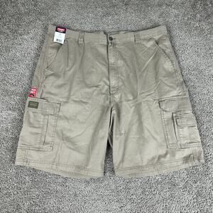 Wrangler Shorts Mens 42 Beige Cargo Pockets 100% Cotton 10 in Inseam Outdoors